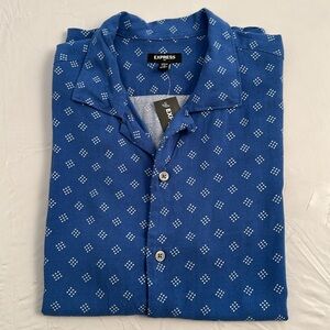Express blue white pattern fitted short sleeve button down rayon shirt